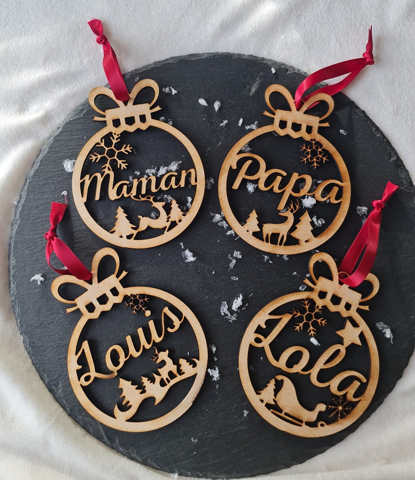 Boule de noël en bois personnalisée