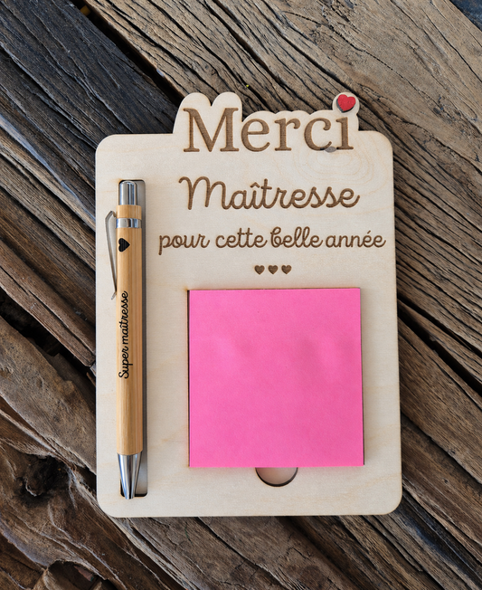 Cadeau maîtresse fin d’année personnalisé | Support post-it bois gravé | Cadeau enseignant original | Merci maîtresse | Cadeau ATSEM